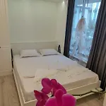 Luxury Alix شقة بورغاس