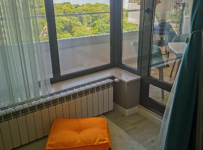 Luxury Alix بورغاس